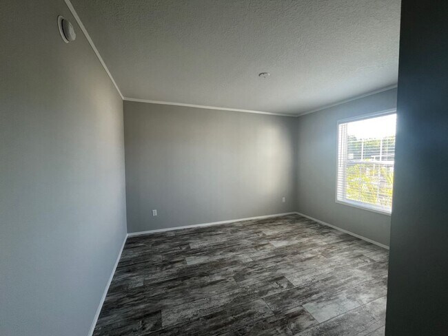 Building Photo - 81 Gazelle Dr