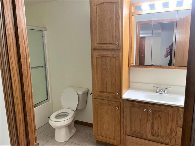 Building Photo - 640 Angel Court