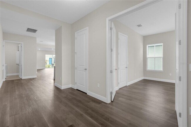 Building Photo - 13162 McMillan Dr