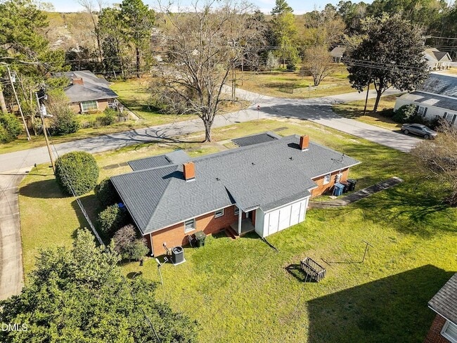 Building Photo - 1206 S 9th St