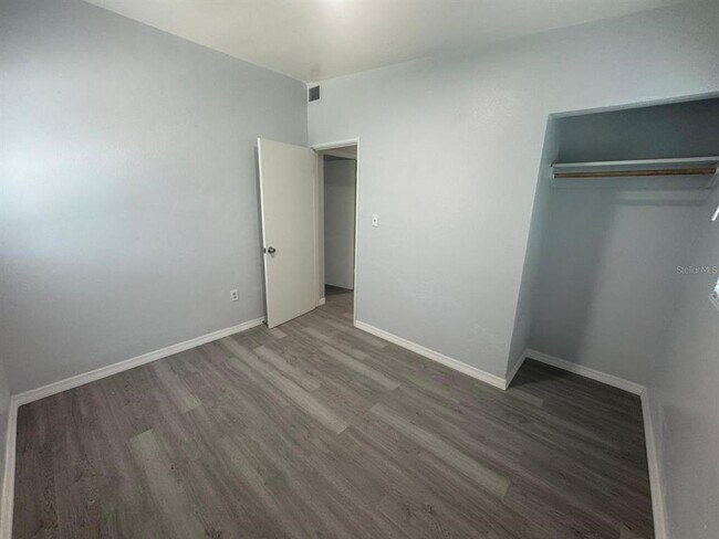Building Photo - 5605 Cortez Dr