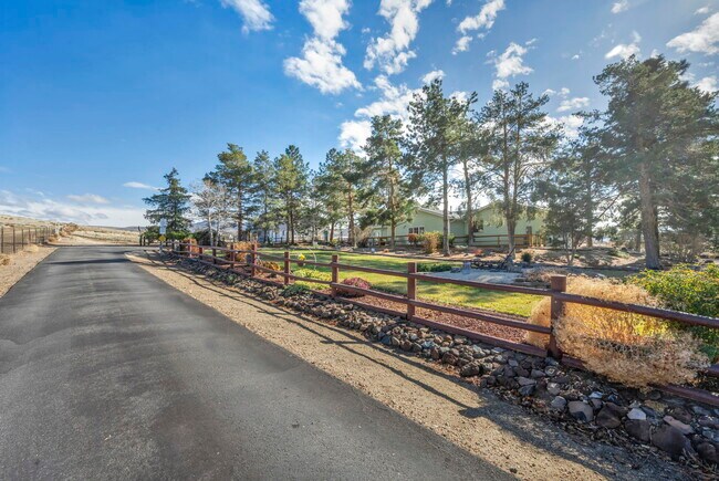 Building Photo - 30 El Caballo Trail
