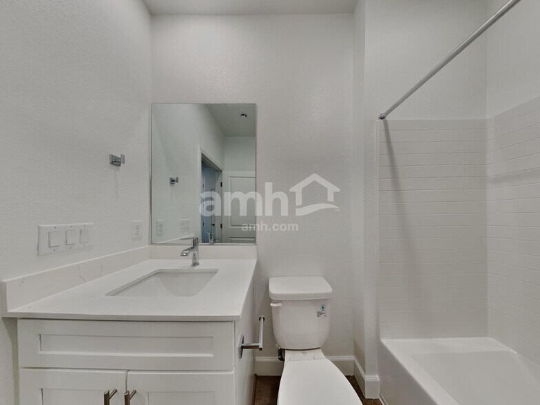 Building Photo - 9236 River Owl Ct
