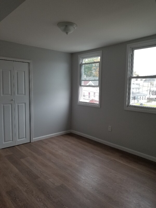 Building Photo - 415 Crosby Ave