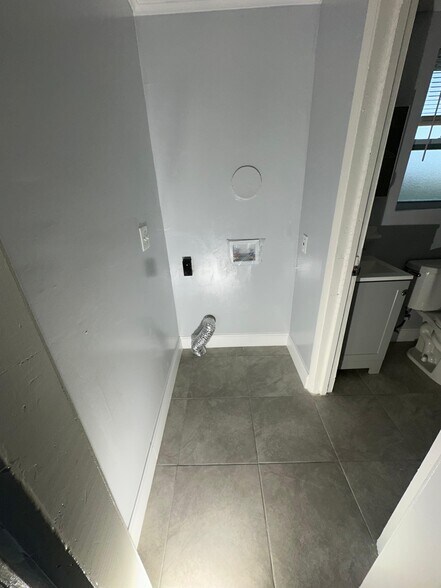 Building Photo - 1039 Phelps St