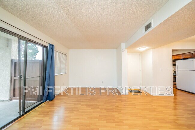 Building Photo - 8331 Vineyard Ave