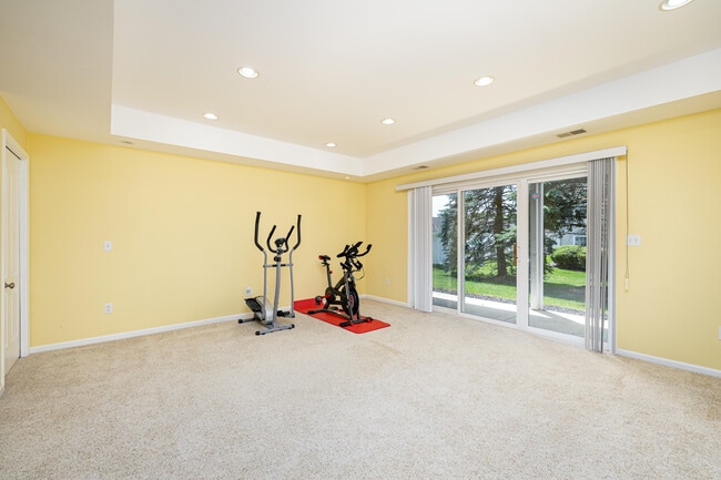 Building Photo - 2906 N Knightsbridge Cir