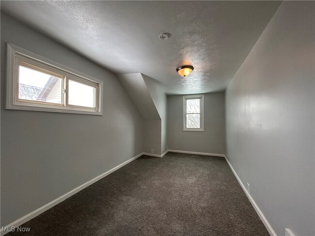 Building Photo - 3233 W 94th St