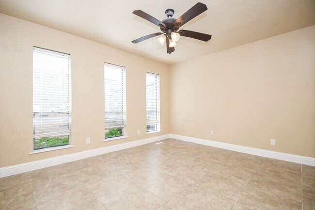 Building Photo - 11330 Bandlon Dr