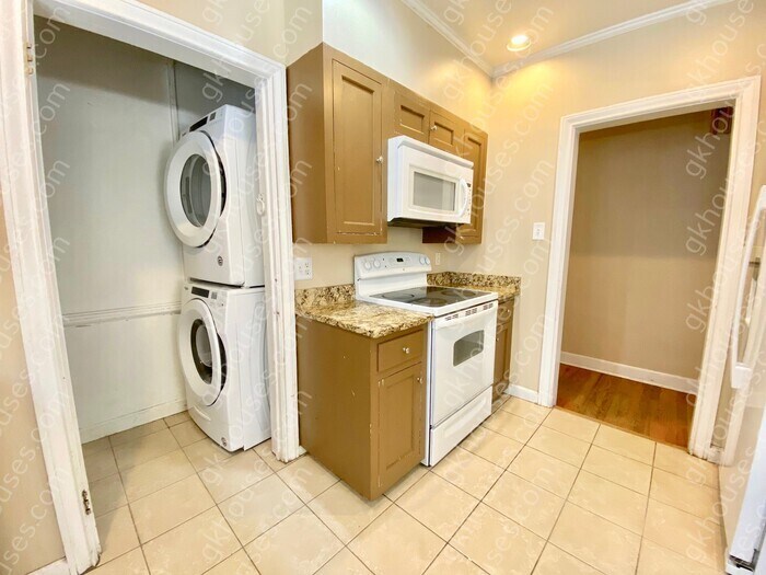 Building Photo - 19 S Emerson St