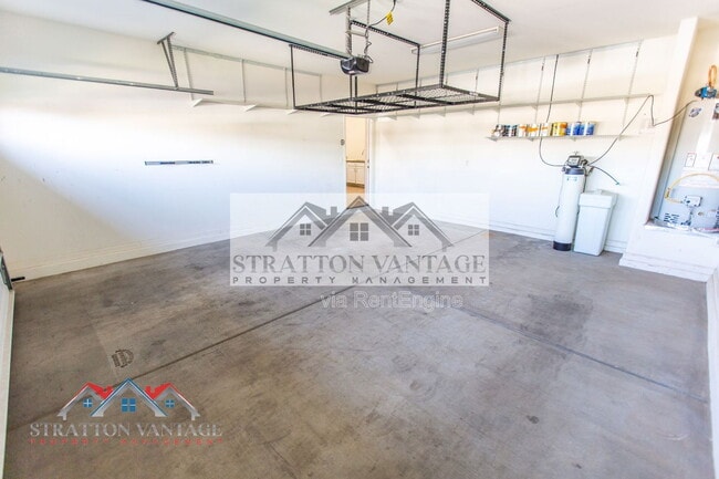 Building Photo - 7465 E Osage Ave