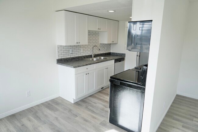 Building Photo - 1526 W 1650 N