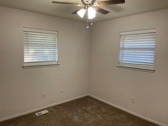 Building Photo - Military Discount available! Updated 3 bed 2 bath, 2 car, fenced yard!