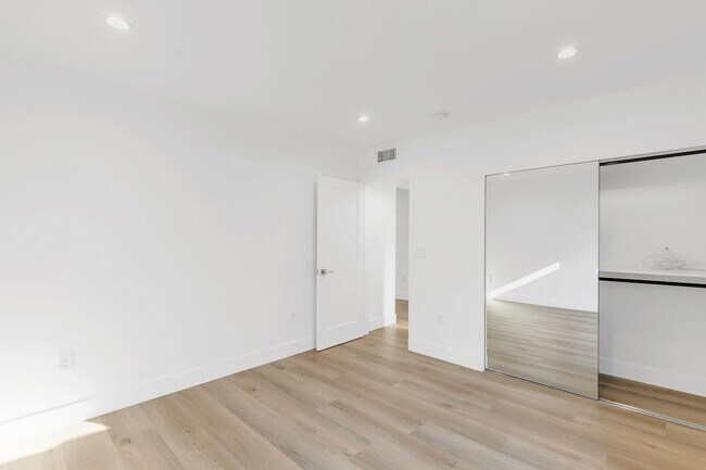 Interior Photo - 8355 Blackburn Ave