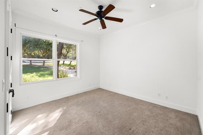 Building Photo - 1101 Sprague Ln
