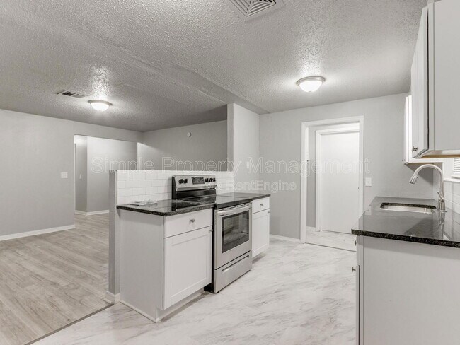 Building Photo - 1409 SW 81st St