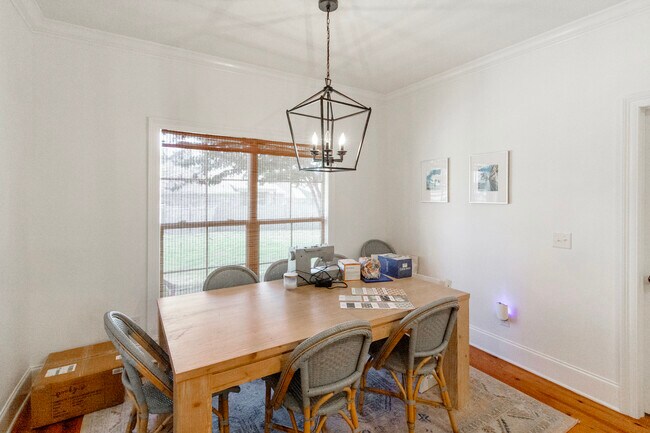Building Photo - 119 Kempen Ln