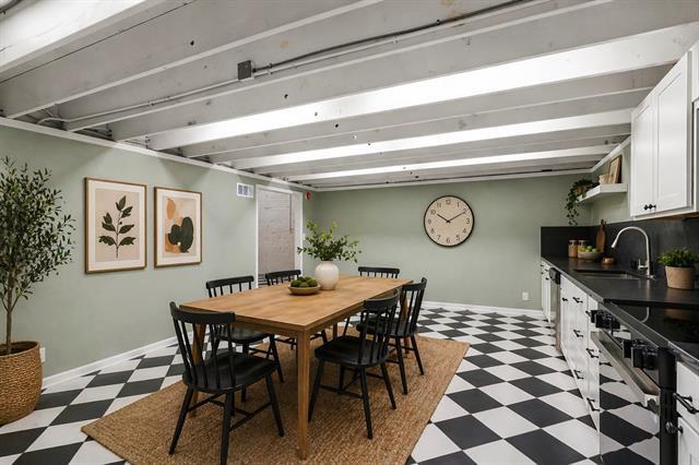 Building Photo - 306 S Walton St