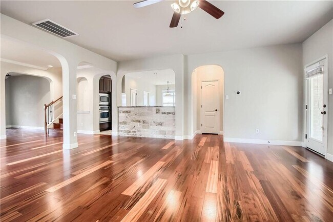 Building Photo - 7913 Menler Dr