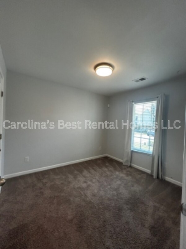 Building Photo - 148 Mariscat Pl