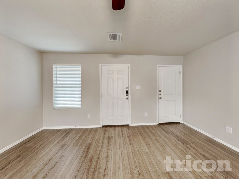 Building Photo - 7419 Coral Bells Ct