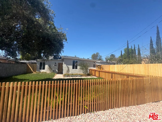 Building Photo - 6441 Satsuma Ave