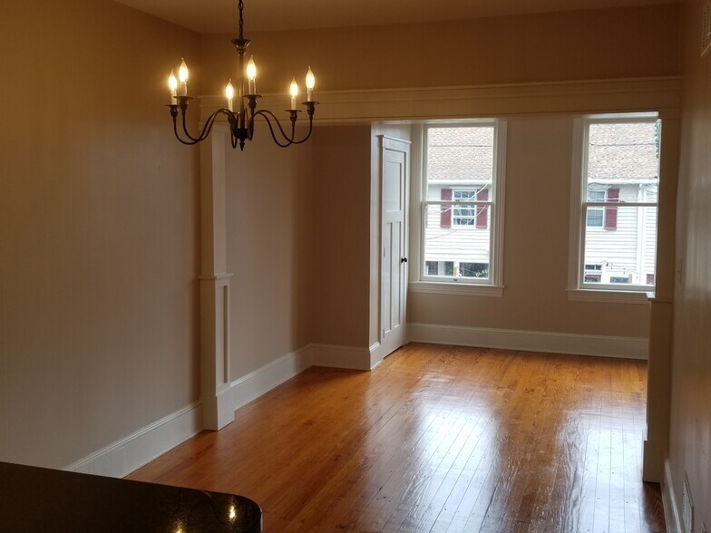 Building Photo - 222 Bohemia Ave