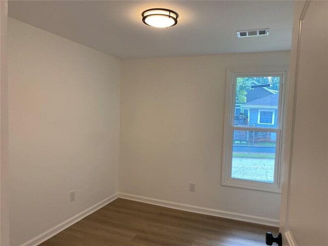 Building Photo - 3426 Harrison Rd