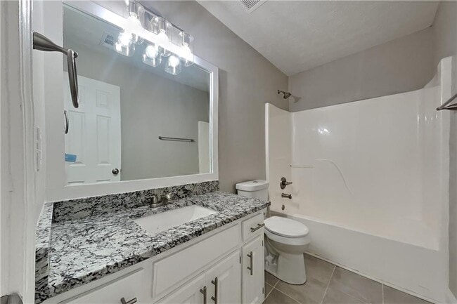 Building Photo - 3676 Victoria Dr