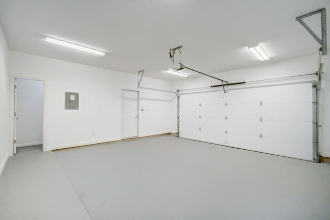 Building Photo - 117 Ori Ct