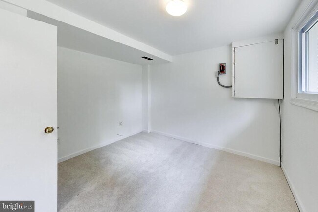 Building Photo - 11907 Hunters Ln