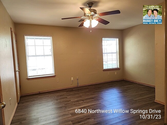 Building Photo - 6840 NW Willow Springs Dr