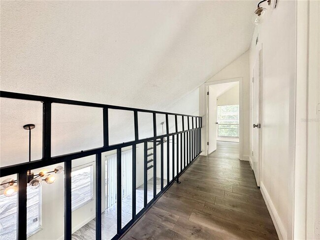Building Photo - 122 S Bulova Dr