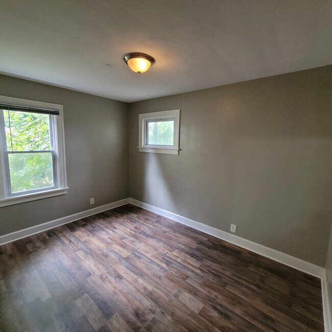Building Photo - 2624 Portman Ave
