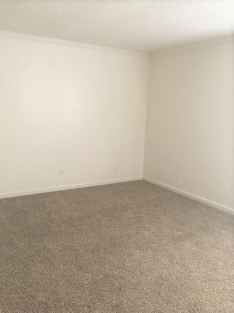 Building Photo - 3 Bedrooms, 2 Bathrooms- Plus 1bd 1ba Stud...