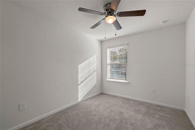 Building Photo - 3624 SE 37th Ct