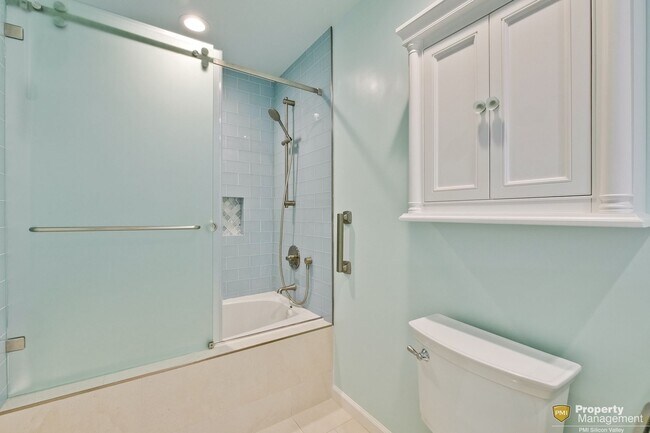 Building Photo - Turnkey Home with Natural Light & Upgrades...