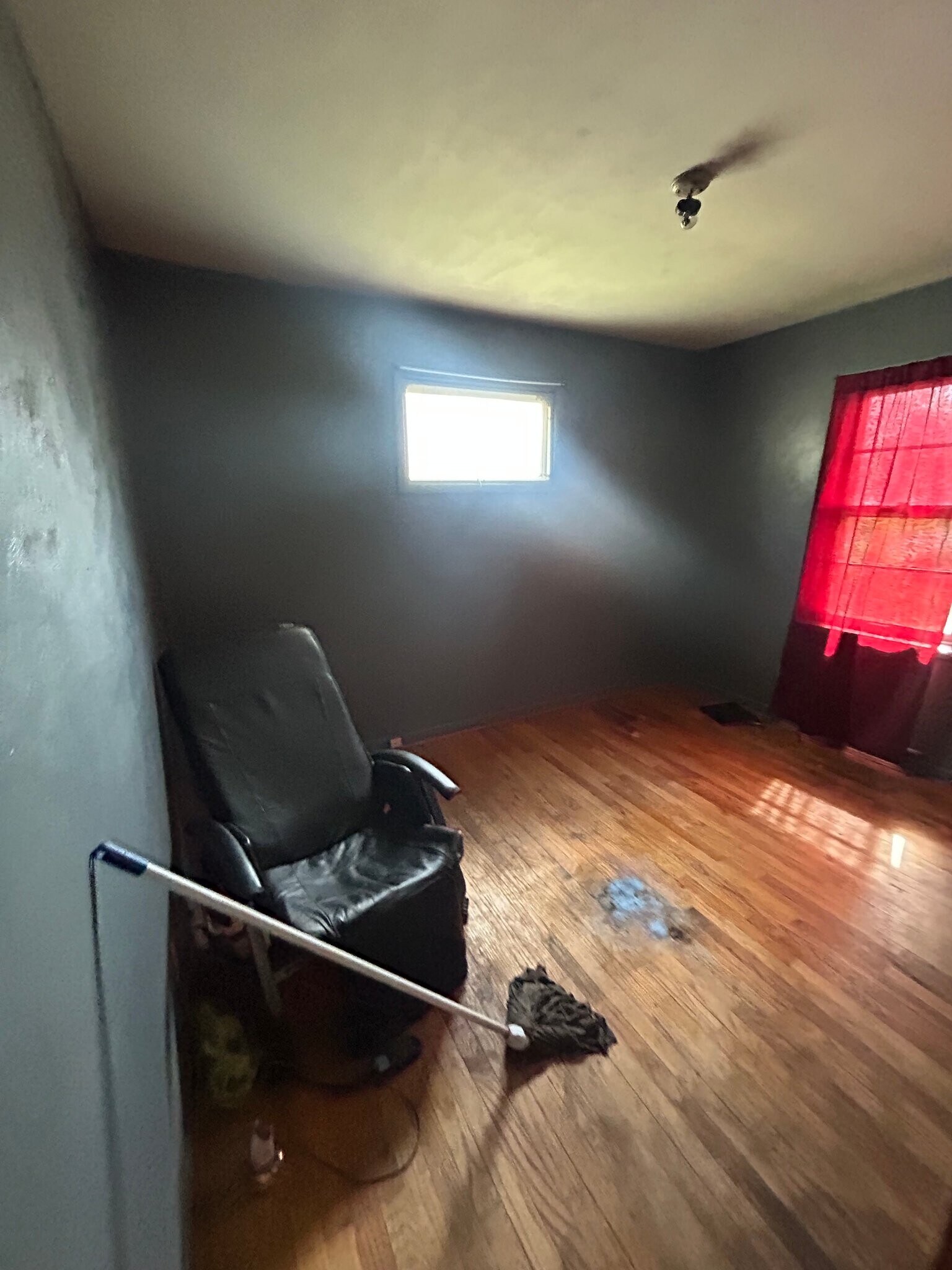 Building Photo - 10149 Baron Dr