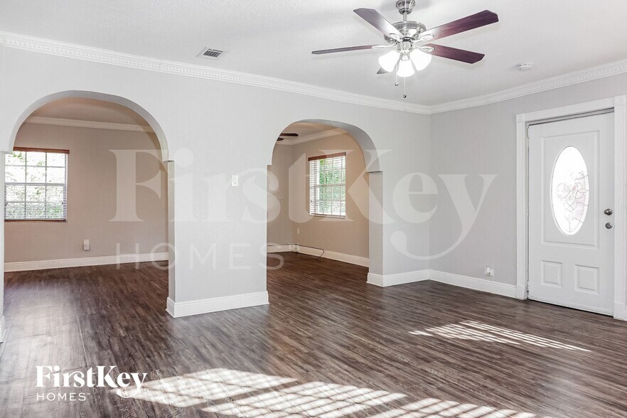 Building Photo - 1579 NE 182nd St