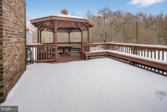 Building Photo - 7 Redwood Ct