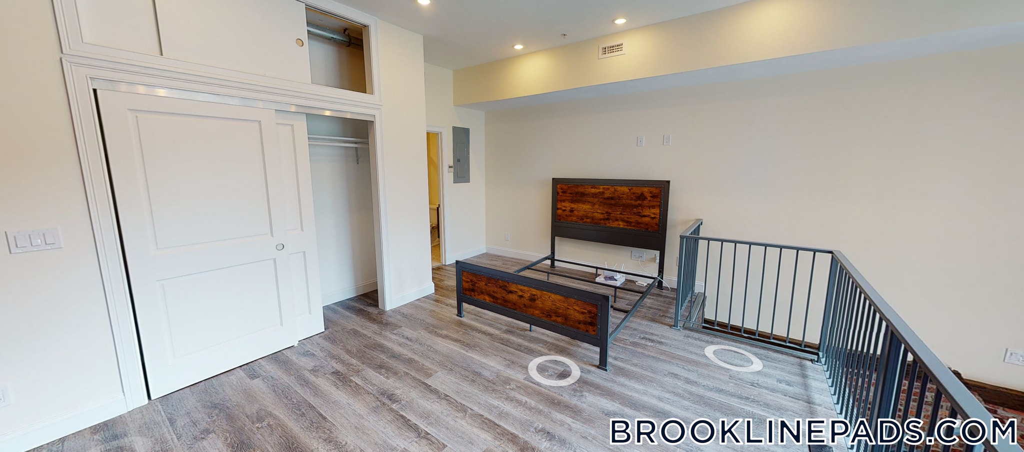 Building Photo - 1028a Commonwealth Ave