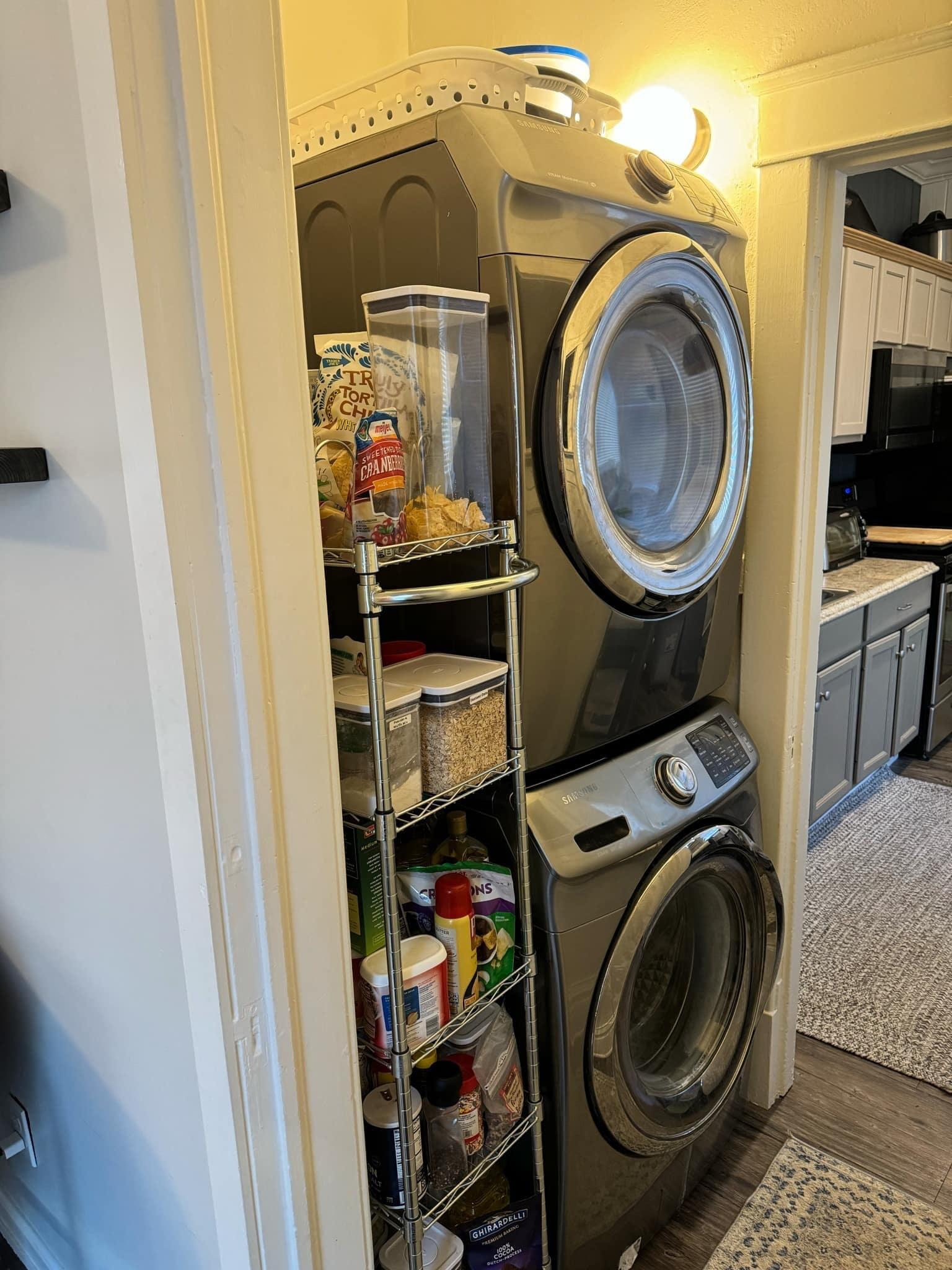 Building Photo - 303 S Main St