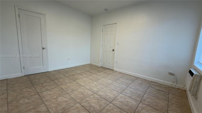 Building Photo - 808 84th St