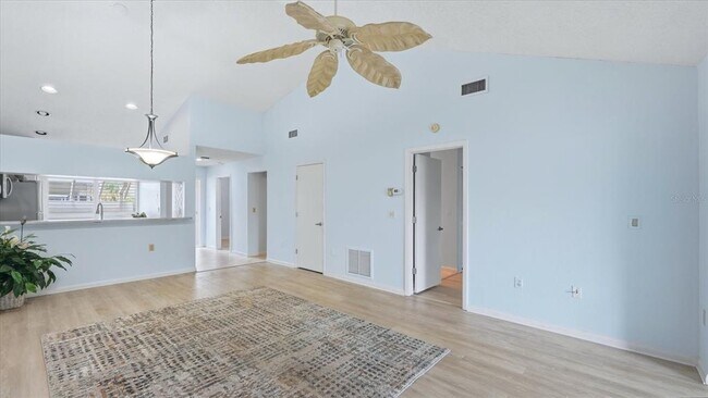 Building Photo - 5350 Myrtle Wood