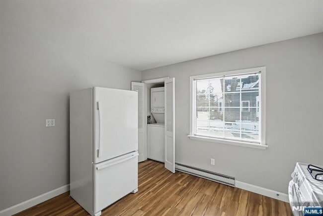 Building Photo - 85 Sheridan Ave