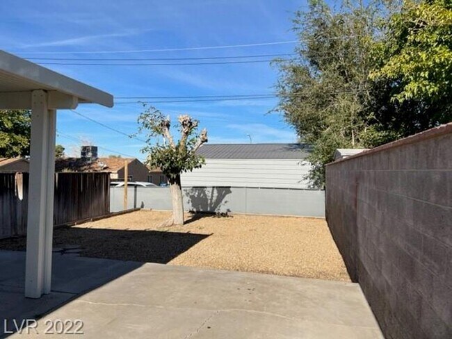 Building Photo - Charming 3-Bedroom Henderson Home with RV Parking!!