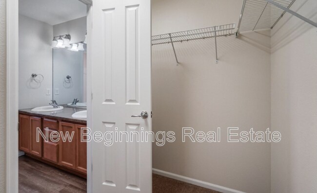 Building Photo - 8099 Elk River View