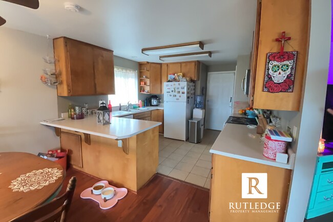 Building Photo - Cozy 3 Bed / 2 Bath Home in South Medford with Fenced Backyard