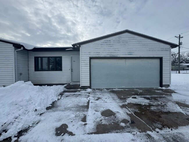 Building Photo - 934 S 28th St