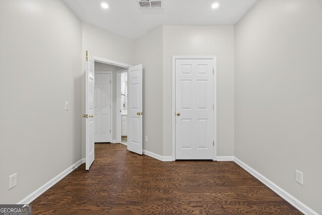 Building Photo - 28 Stonehenge Ct